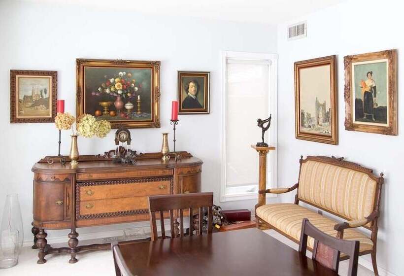 Gypsy By The Lake B & B