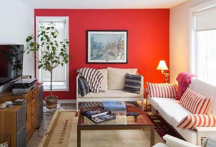 Gypsy By The Lake B & B