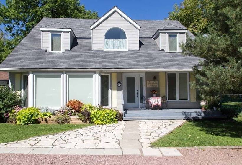 Gypsy By The Lake B & B