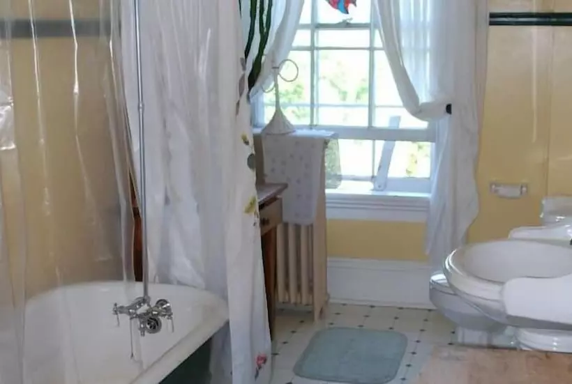 Heathercroft Bed And Breakfast