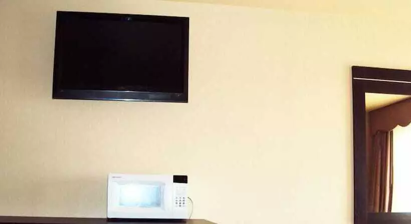 Hotelli Executive Inn Crystal City