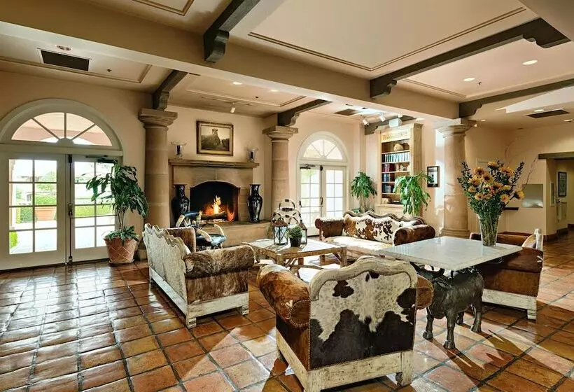 Hotelli Harris Ranch Resort