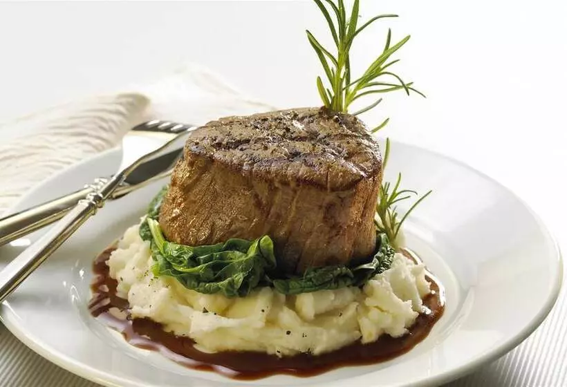 Hotelli Harris Ranch Resort