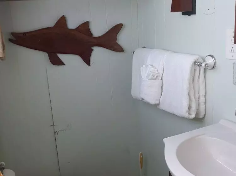 Hotelli Mangrove Marina And Resort Aqualodge Houseboats