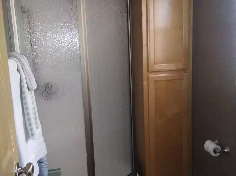 Hotelli Mangrove Marina And Resort Aqualodge Houseboats