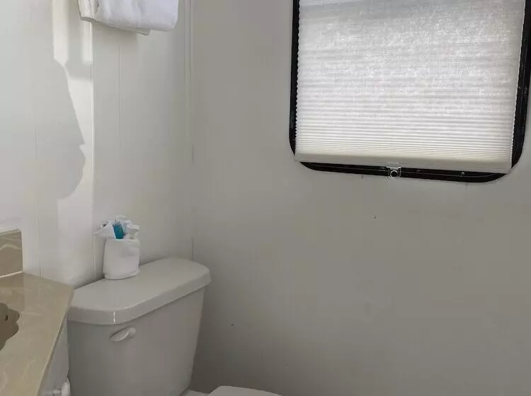 Hotelli Mangrove Marina And Resort Aqualodge Houseboats