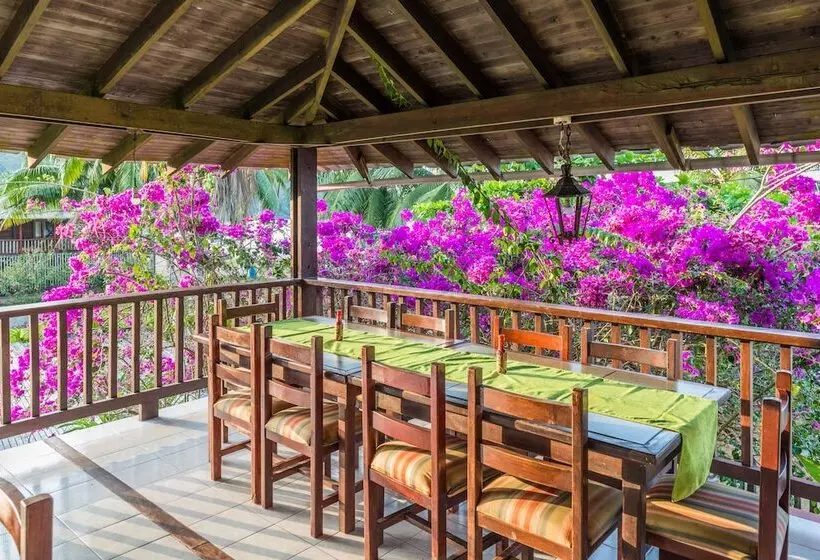 ホテル Playa De Oro Lodge