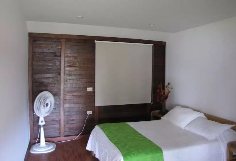 ホテル Playa De Oro Lodge