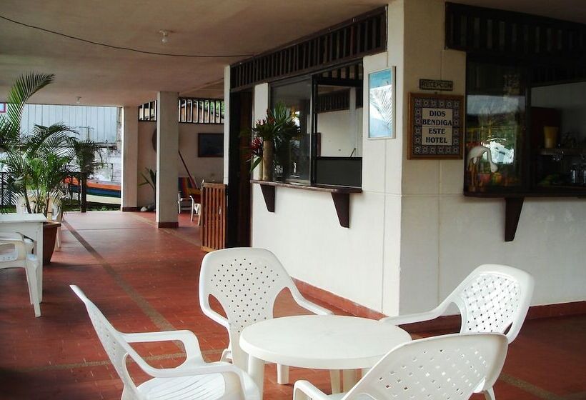 Hotel Playa De Oro Lodge