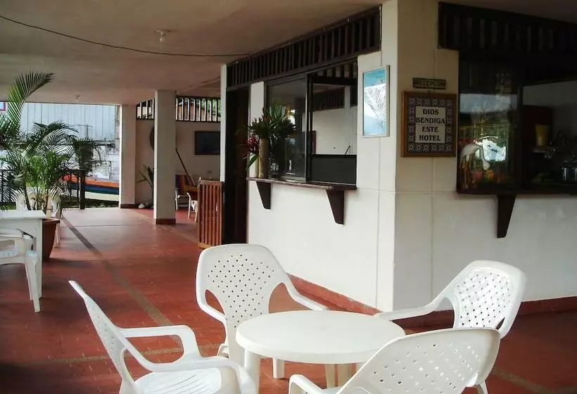 ホテル Playa De Oro Lodge