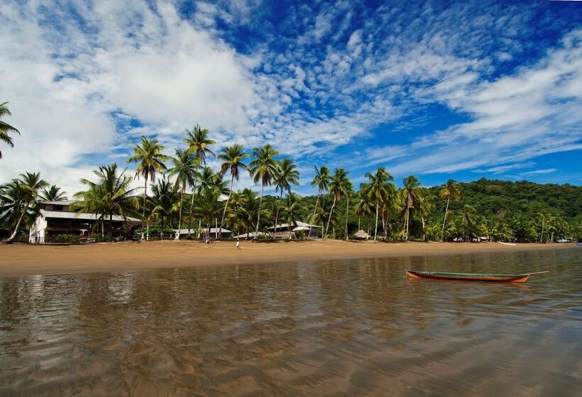 Hotel Playa De Oro Lodge