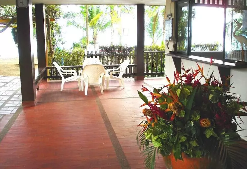 ホテル Playa De Oro Lodge