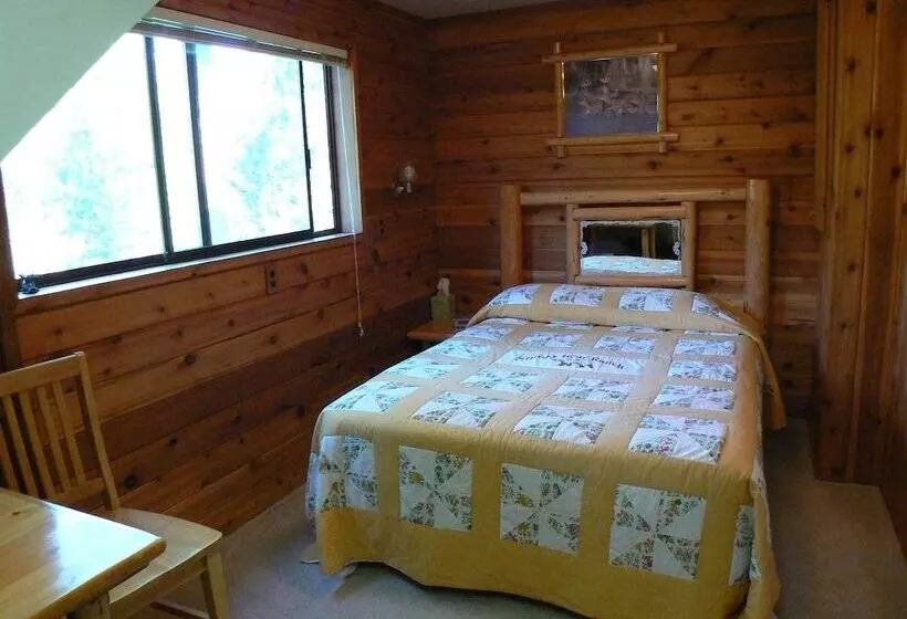 Hotelli Smoky Bear Ranch Bed & Breakfast & Cabins