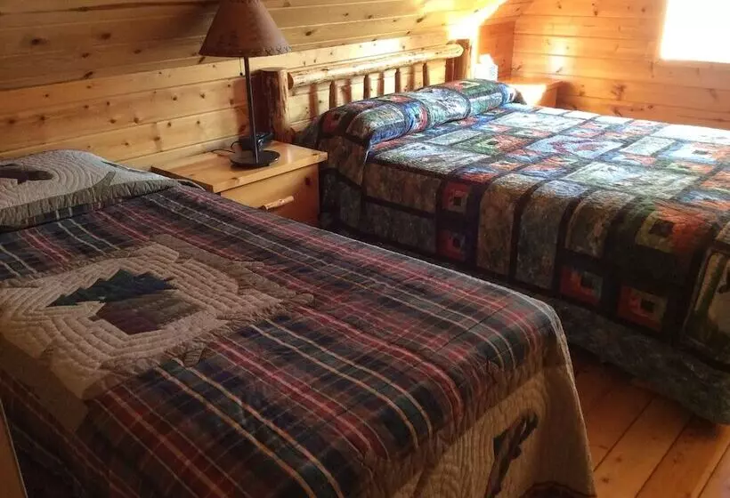 Hotelli Smoky Bear Ranch Bed & Breakfast & Cabins