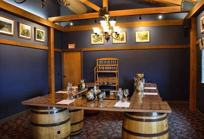 ホテル The Inn At Glenora Wine Cellars