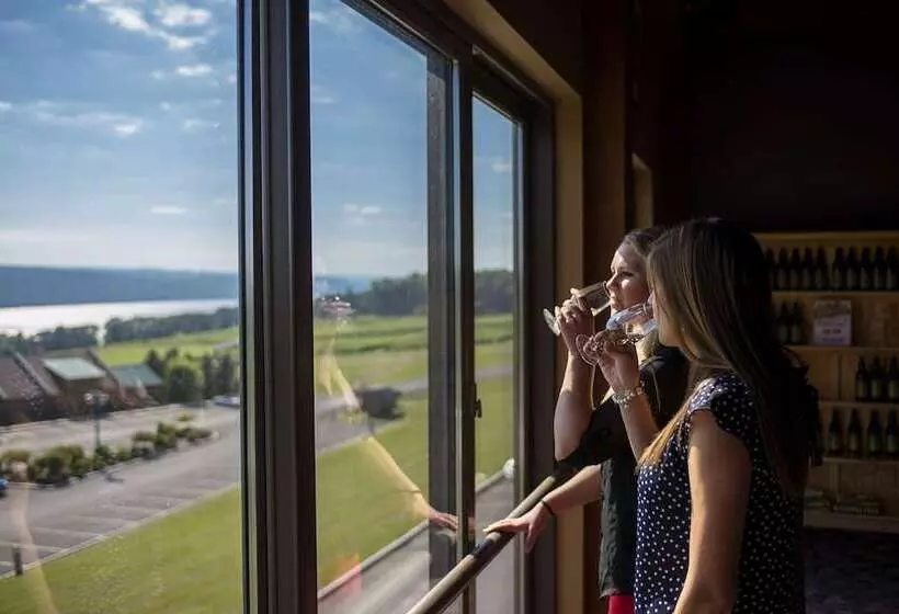 ホテル The Inn At Glenora Wine Cellars