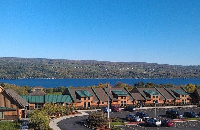 בית מלון כפרי The Inn At Glenora Wine Cellars