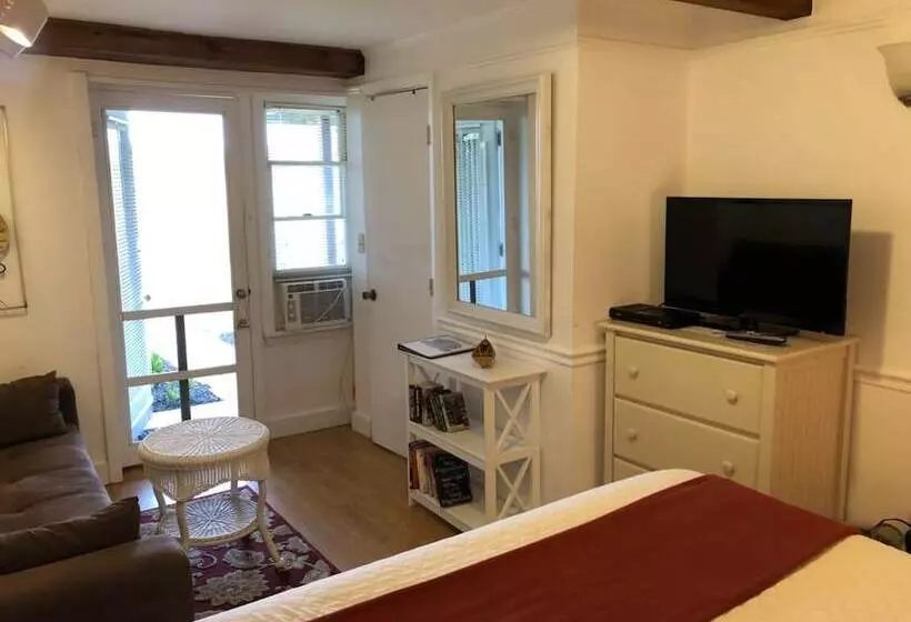 Motelli Spring Garden Inn