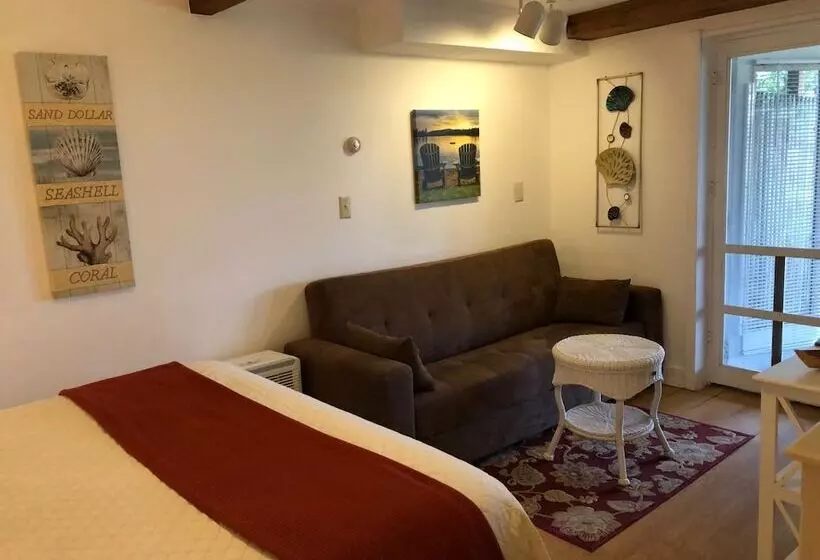 Motelli Spring Garden Inn