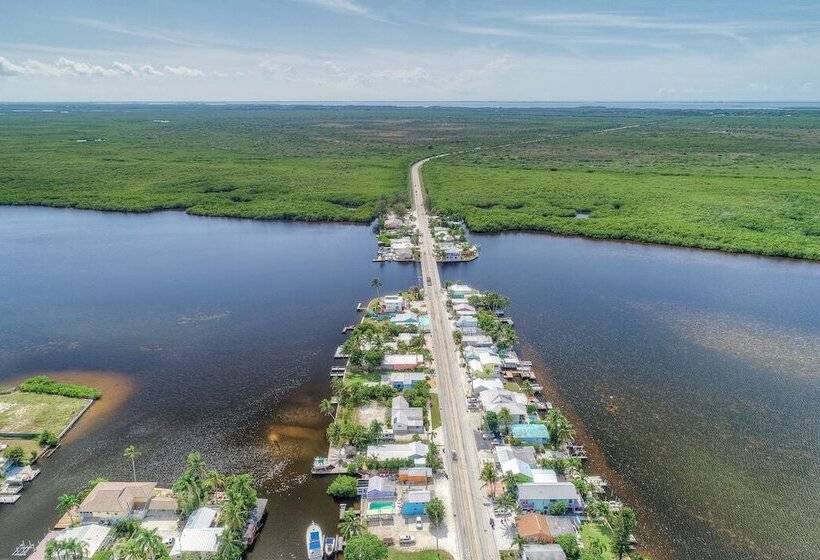 Pine Island Paradise Resort