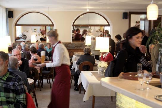 ホテル Gasthaus Zur Krone