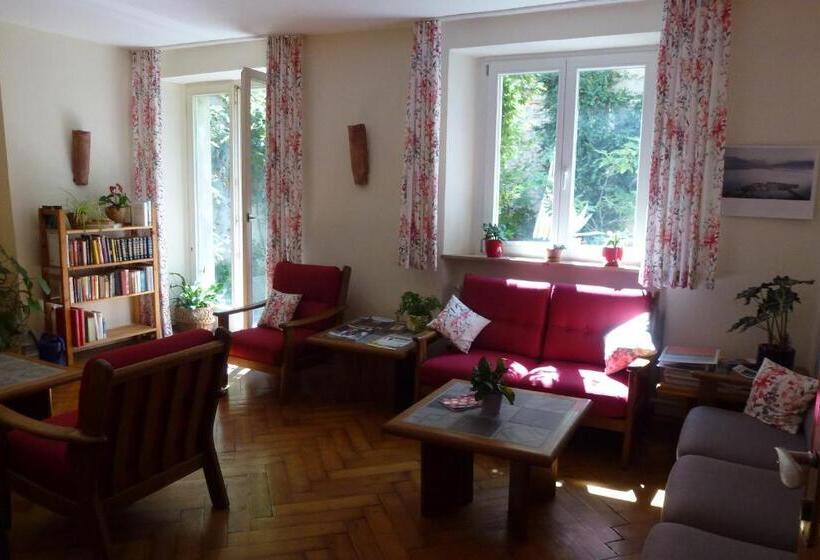 ホテル Möve Garni