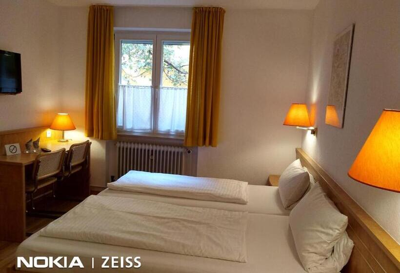 ホテル Möve Garni