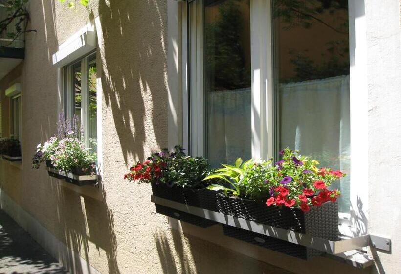 ホテル Möve Garni