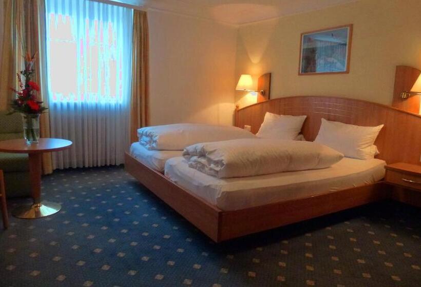 ホテル Möve Garni