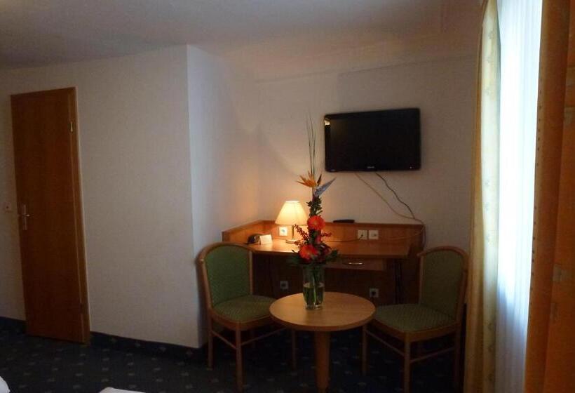 ホテル Möve Garni