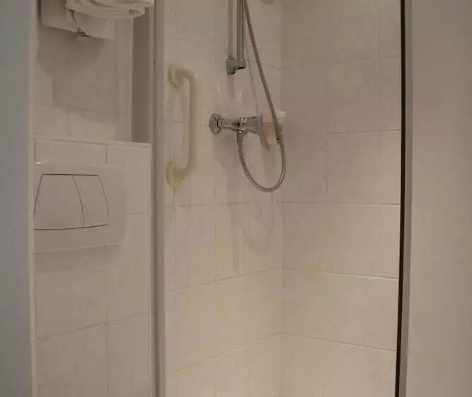 هتل Riesenjunior Hanau By Trip Inn