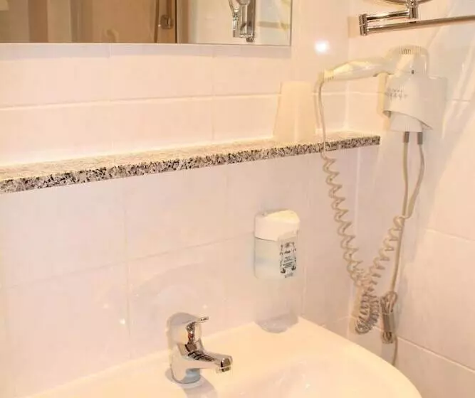 هتل Riesenjunior Hanau By Trip Inn