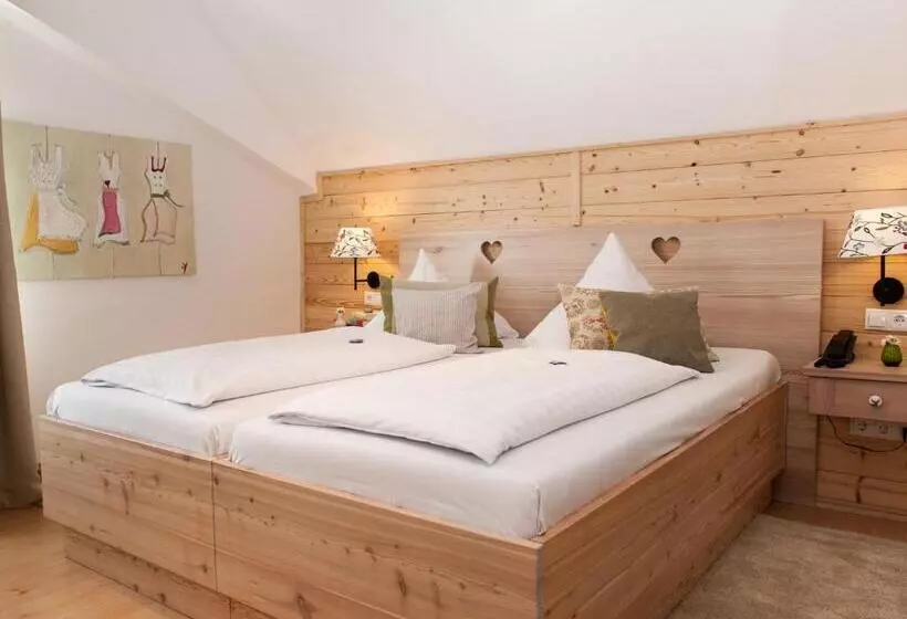 Пансион Forstnerwirt Hotel | Stubn | Biergarten