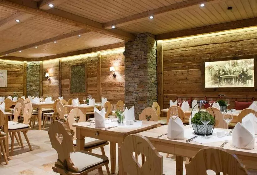 Пансион Forstnerwirt Hotel | Stubn | Biergarten