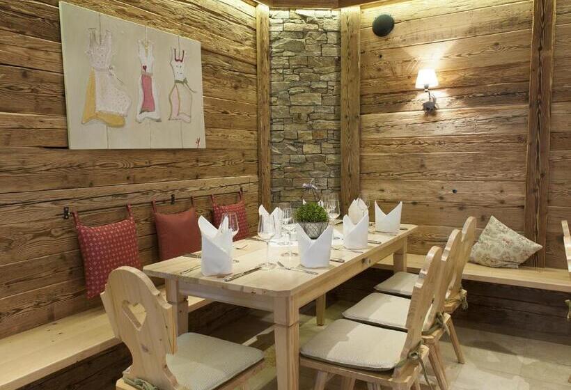 膳宿费 Forstnerwirt Hotel | Stubn | Biergarten