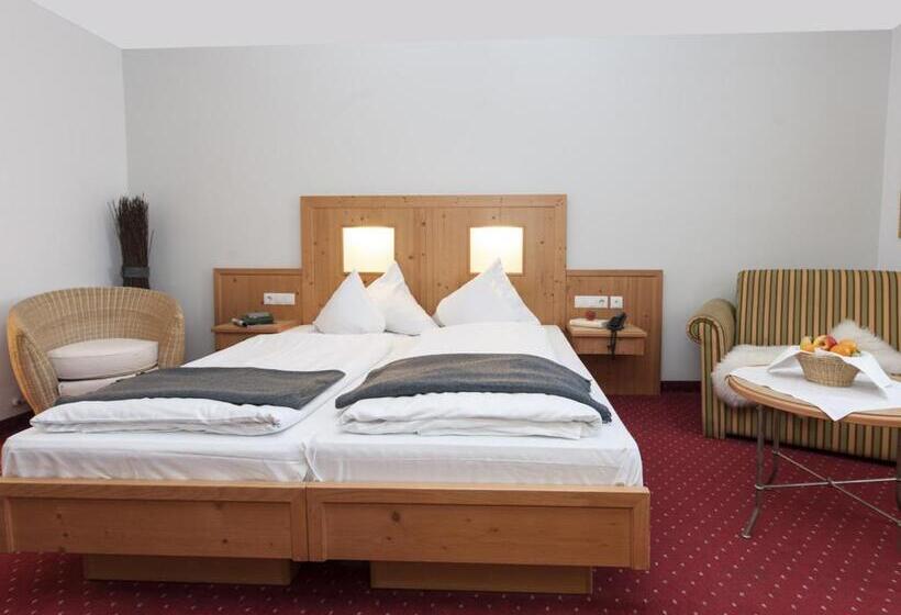 膳宿费 Forstnerwirt Hotel | Stubn | Biergarten