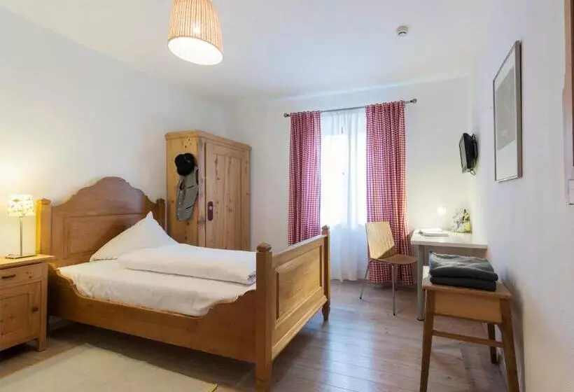 Пансион Forstnerwirt Hotel | Stubn | Biergarten