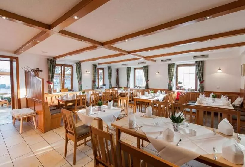 Пансион Forstnerwirt Hotel | Stubn | Biergarten