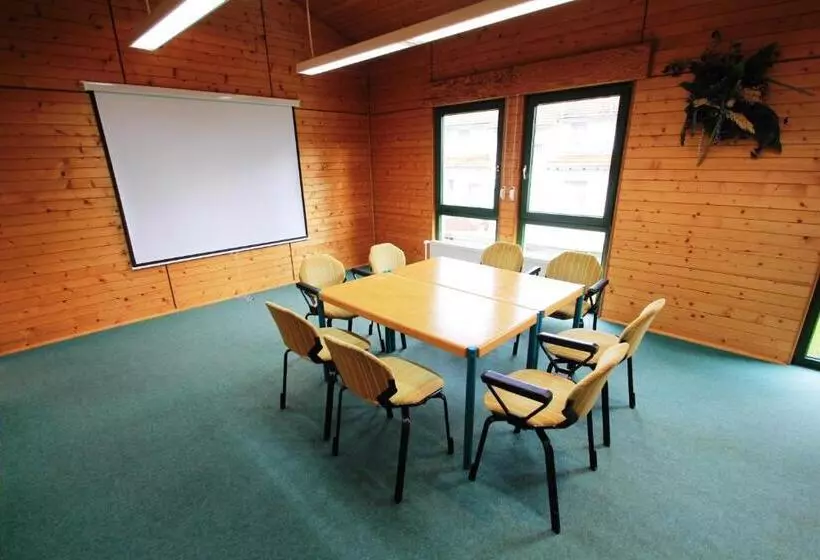 ペンション Gästehaus Dorflinde