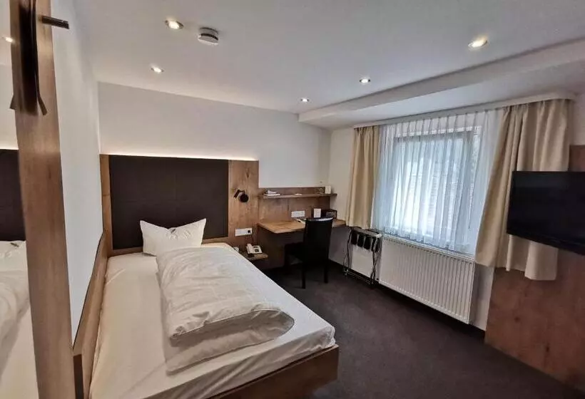 ペンション Gästehaus Dorflinde