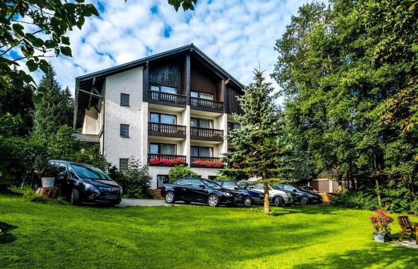 Aamiaismajoitus (B&B) Landhaus Am Forst