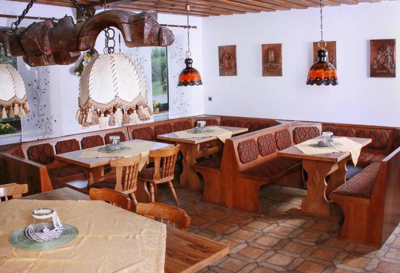 Aamiaismajoitus (B&B) Landhaus Am Forst