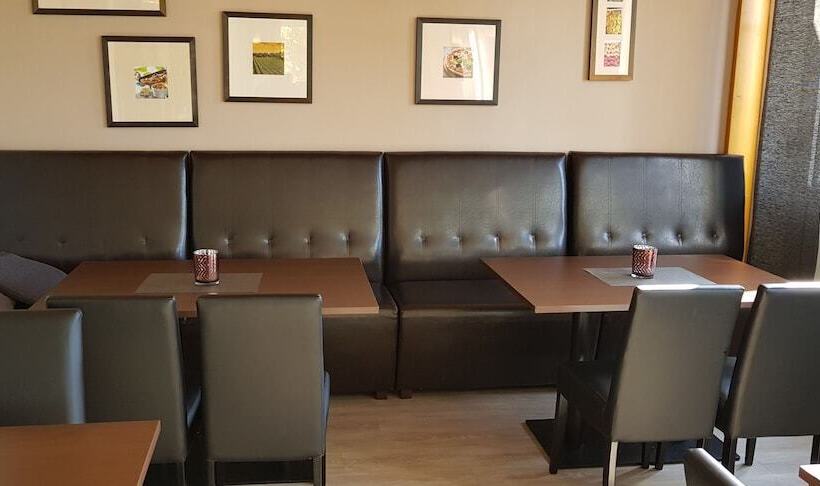 Отель Am Untreusee