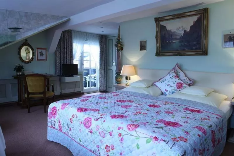 Отель Edelweiss Garni