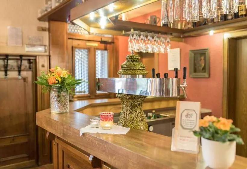 호텔 Gasthaus Zum Specht