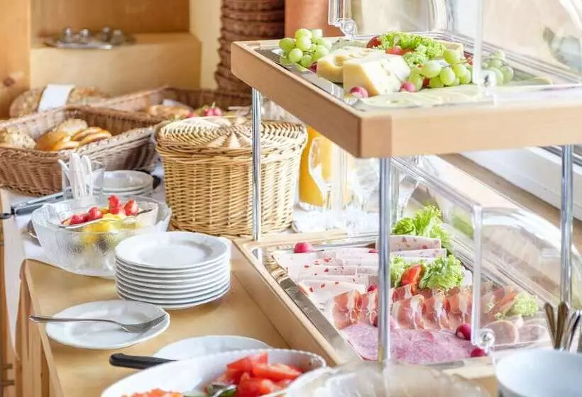 Отель Kaisers Das Kleine Stadt