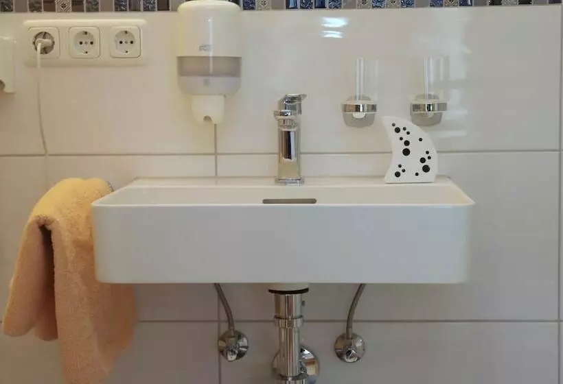 Отель Kaisers Das Kleine Stadt