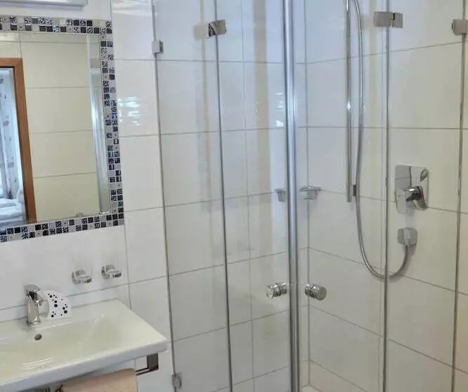 Отель Kaisers Das Kleine Stadt