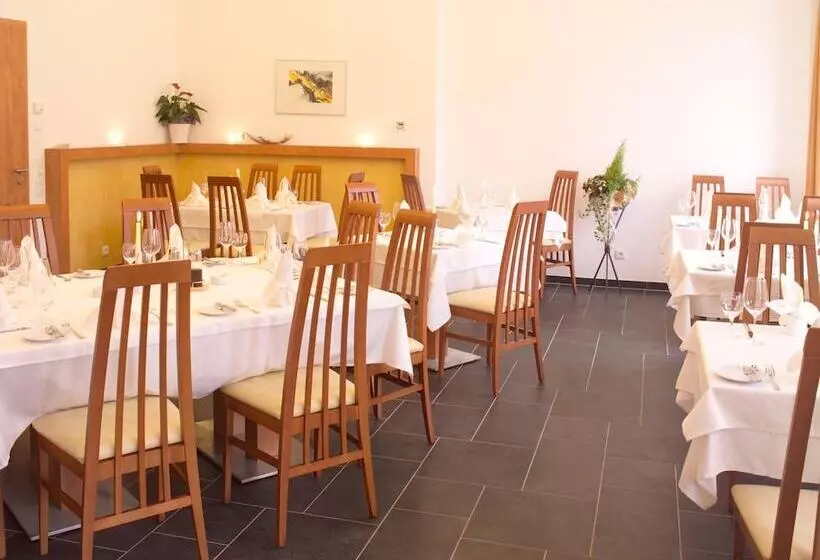 Отель Mainpromenade S