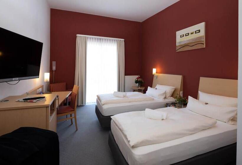 Отель Mainpromenade S